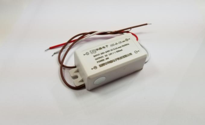 Fonte de alimentação de abrigo plástica do diodo emissor de luz do motorista 12V 6W 0.5A Constant Voltage do diodo emissor de luz do CE 0